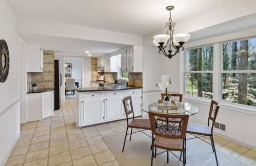 4934 Leeds Ct, Atlanta GA exterior