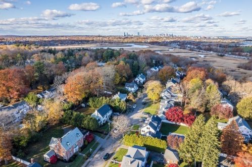 48 Cary Ave, Milton MA 02186-4222 exterior