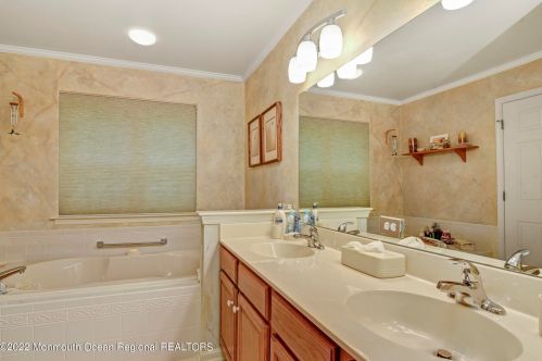 68 Merion Ln, Jackson Twp NJ 08527-3996 exterior