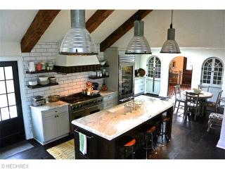 23012 Lake Rd, Cleveland OH  44140-2916 exterior