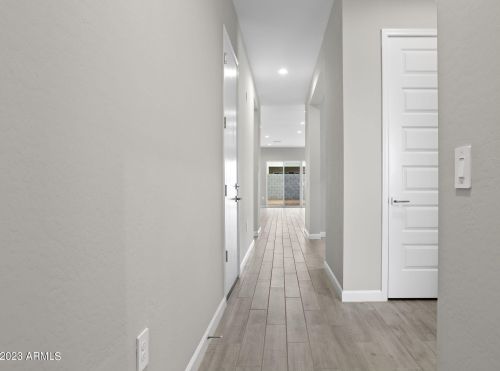 21408 58th St, Phoenix, AZ 85054-4612