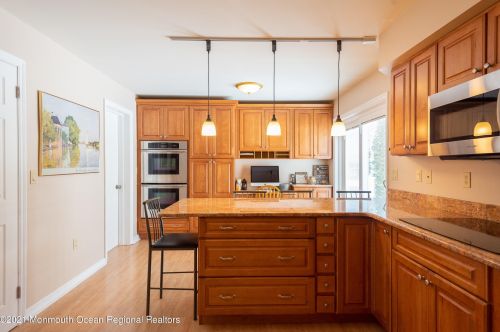 760 Veterans Hwy, Jackson Twp NJ 08527-3335 exterior