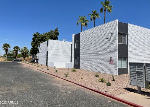 2923 38 St, Phoenix AZ 85018-4121 exterior