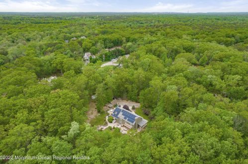 335 Veterans Hwy, Jackson Twp NJ 08527-2832 exterior