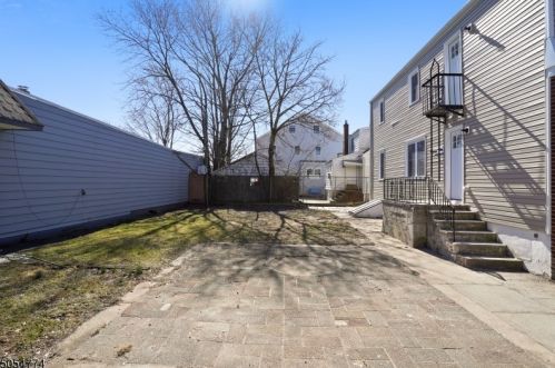 6 Watsessing Ave, Belleville NJ  07109-4101 exterior