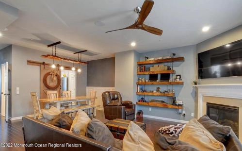 147 Waypoint Dr, Tinton Falls NJ  07724-2185 exterior