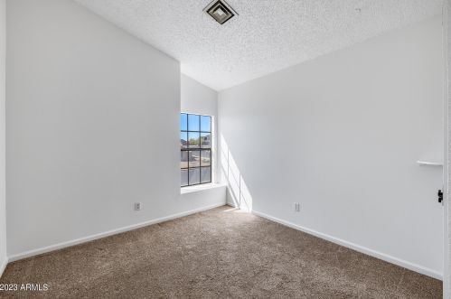 1944 Behrend Dr, Phoenix AZ 85027-3834 exterior