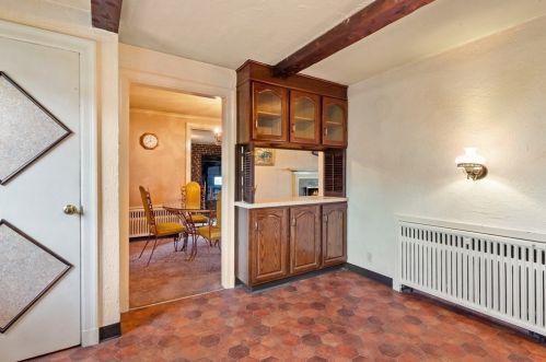 37 Spruce St, Milton MA 02186-4633 exterior