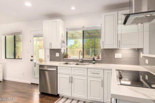 10808 43rd St, Phoenix AZ 85050-3342 exterior