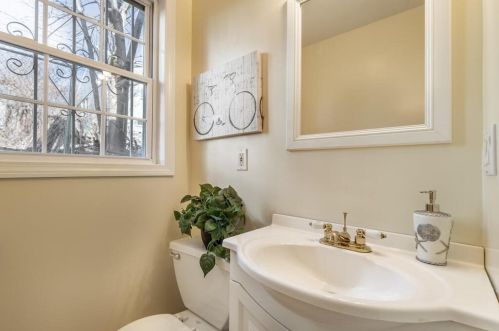 16A-16B Sigourney St, Worcester MA exterior