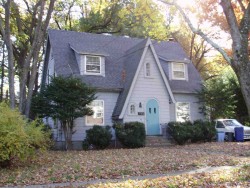 96 Manchester Rd, Newton, MA 02461-1123