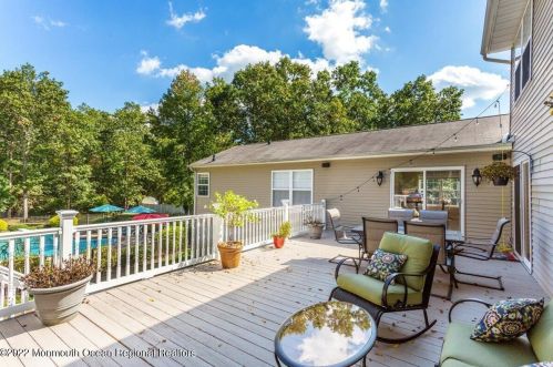 632 Winterberry Blvd, Jackson Twp NJ 08527-5342 exterior