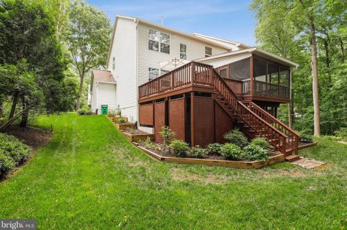 5424 Wooded Way, Columbia MD 21044-5722 exterior