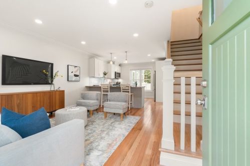 15 Vernon St, Newton, MA 02458-2022