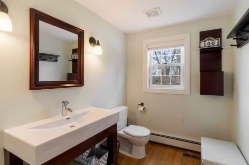 100 Kimball Rd, Dedham MA 02026-3727 exterior