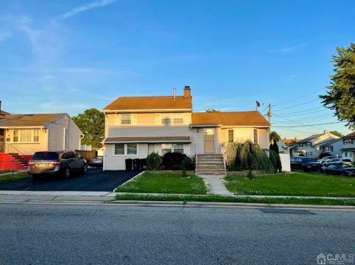 34 Jackson Ave, Carteret, NJ 07008-1645