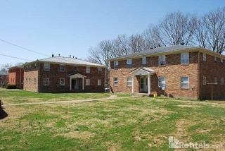 3208 Orchard Manor Cir, Louisville KY  40220-2646 exterior