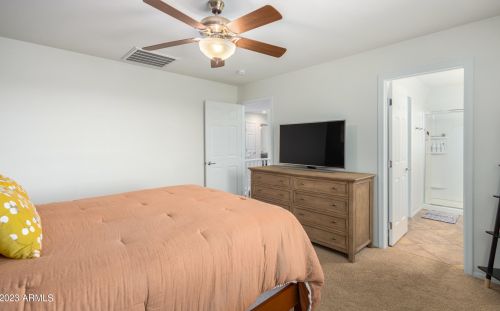 1735 Desperado Way, Phoenix AZ  85085-6329 exterior