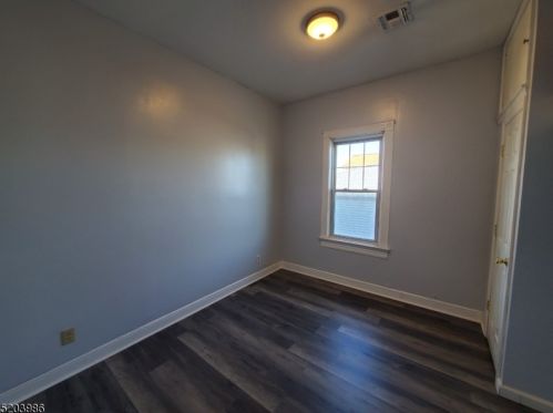 26 Christopher St, Carteret NJ  07008-3141 exterior