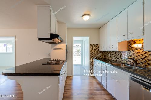 3030 Cactus Rd, Phoenix AZ 85029-2220 exterior