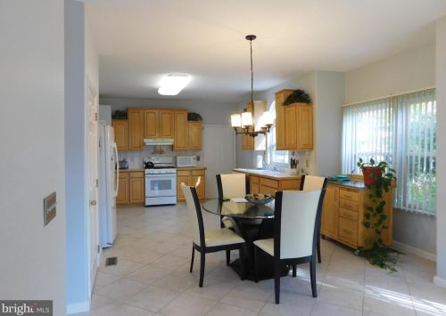 612 Schaeffer Ave, West Deptford NJ 08096-6631 exterior