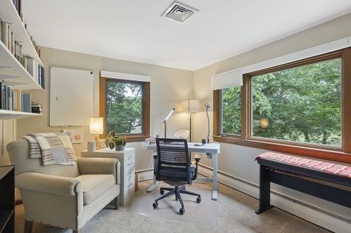 176 Woodland Rd, Southborough MA  01772-2035 exterior