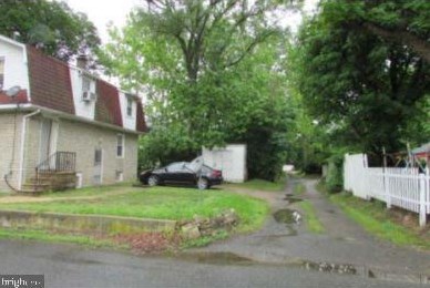 1093 Mail Ave, West Deptford NJ 08096-6514 exterior