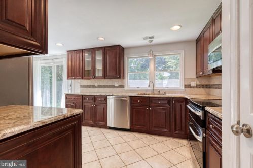 6645 Windsor Ct, Columbia MD 21044-4147 exterior