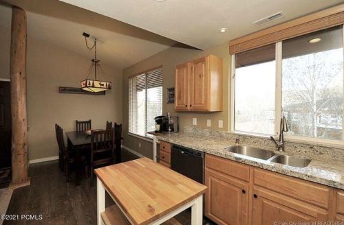 1600 Pinebrook Blvd, Park City UT  84098-8276 exterior