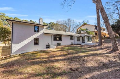 2022 Deren Way, Atlanta GA  30345-3710 exterior