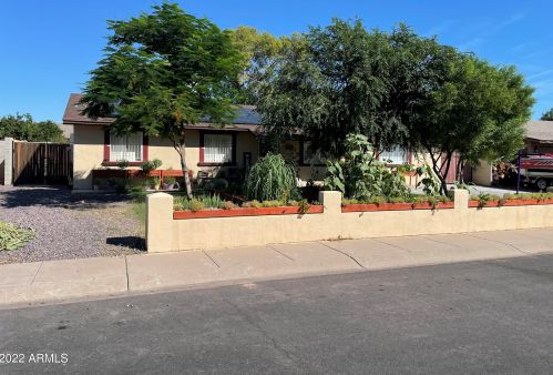 11033 39th Dr, Phoenix AZ  85029-3855 exterior