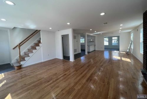 95 Linden Ave, Kearny, NJ 07032-1714