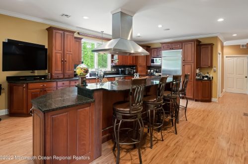 335 Veterans Hwy, Jackson Twp NJ 08527-2832 exterior