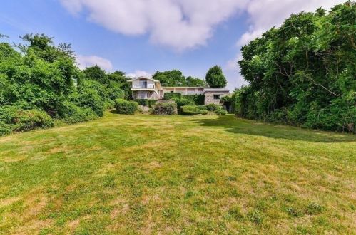 142 Crabtree Rd, Quincy MA 02171-1250 exterior