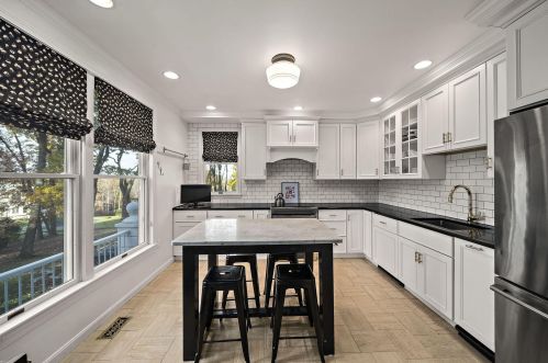 333 Brush Hl Rd, Milton MA 02186-1030 exterior