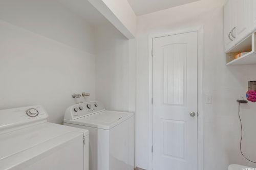 1494 Ridgemark Dr, Sandy UT 84092-3050 exterior