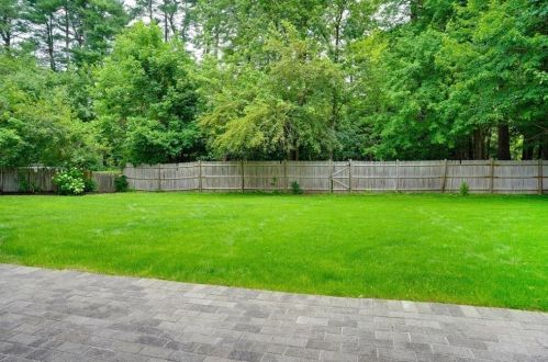 14 Harvard Ave, Burlington MA  01803-1336 exterior