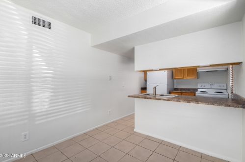 1430 53 Ave, Phoenix AZ 85043-1747 exterior