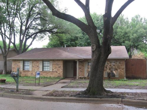 6001 Excalibur Dr, Garland TX  75044-3637 exterior