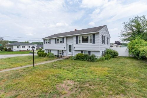 22 Glenwood Dr, Lawrence, MA 01843-3018