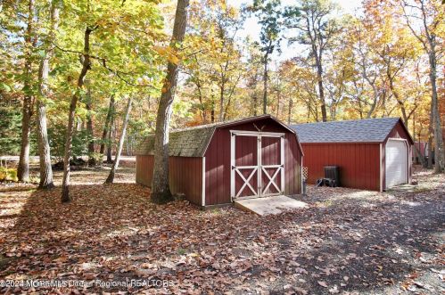 1062 Lakehurst Ave, Jackson Twp NJ 08527-5250 exterior