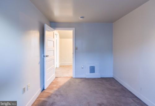 60 Barber Ave, West Deptford NJ  08096-2435 exterior