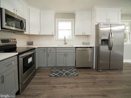 145 Crown Point Rd, West Deptford NJ  08093-1131 exterior