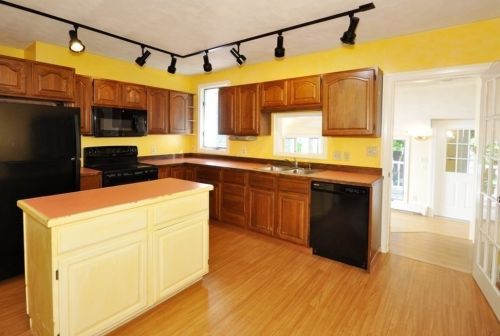 30 Concord Rd, Acton MA 01720-4603 exterior