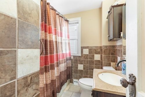 58 Lawn Ave, Quincy MA 02169-7337 exterior