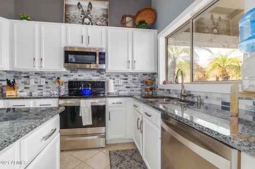 16011 18 Dr, Phoenix AZ 85045-1774 exterior