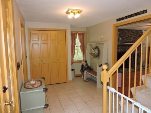 30 Jones Rd, Sutton MA 01590-2705 exterior