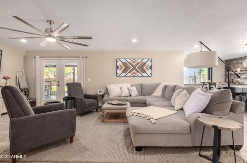 11605 37 Pl, Phoenix AZ 85050-2699 exterior