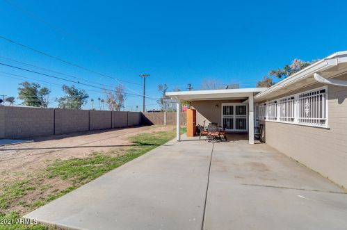 3825 Elm St, Phoenix AZ 85033-2112 exterior