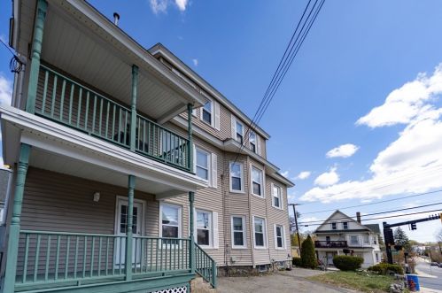 143 Lowell St, Methuen MA 01844-6825 exterior